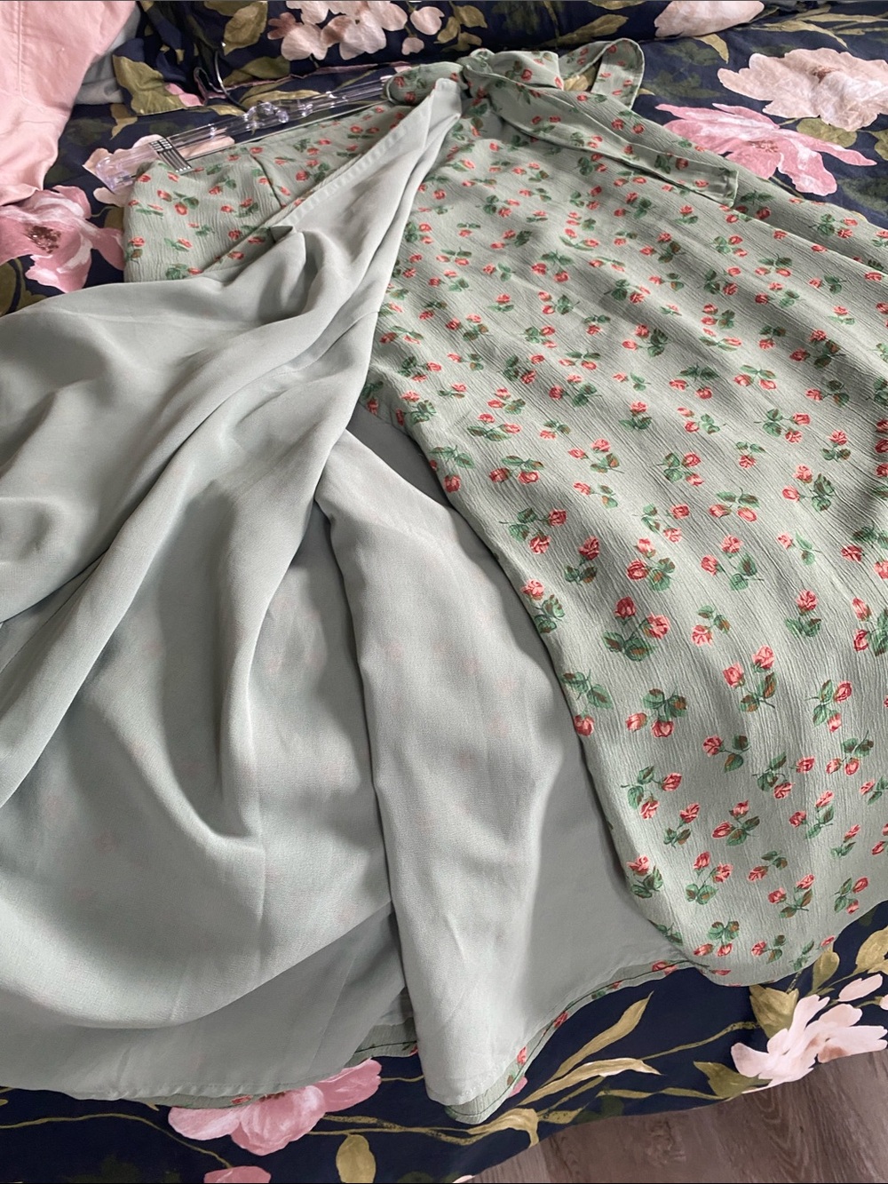 Liz Claiborne Sage Green Floral A-Line Wrap Skirt with Side Tie - Picture 11 of 17